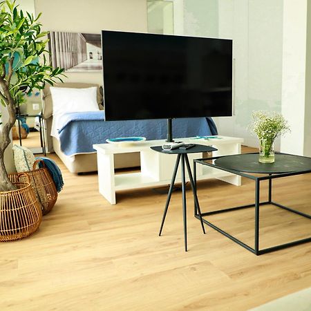 Renovated Apartment With Roof Garden Access, 15 M Walk To Acropolis Atena Exterior foto