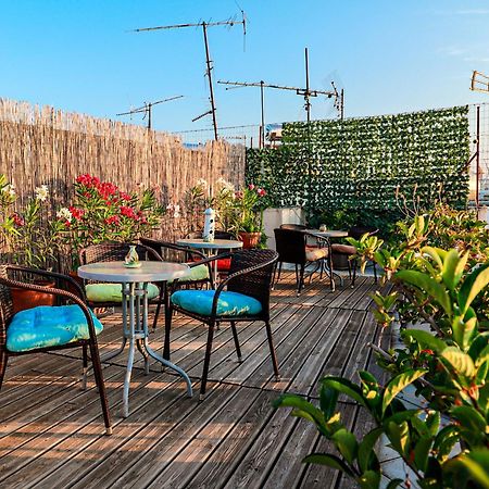 Renovated Apartment With Roof Garden Access, 15 M Walk To Acropolis Atena Exterior foto