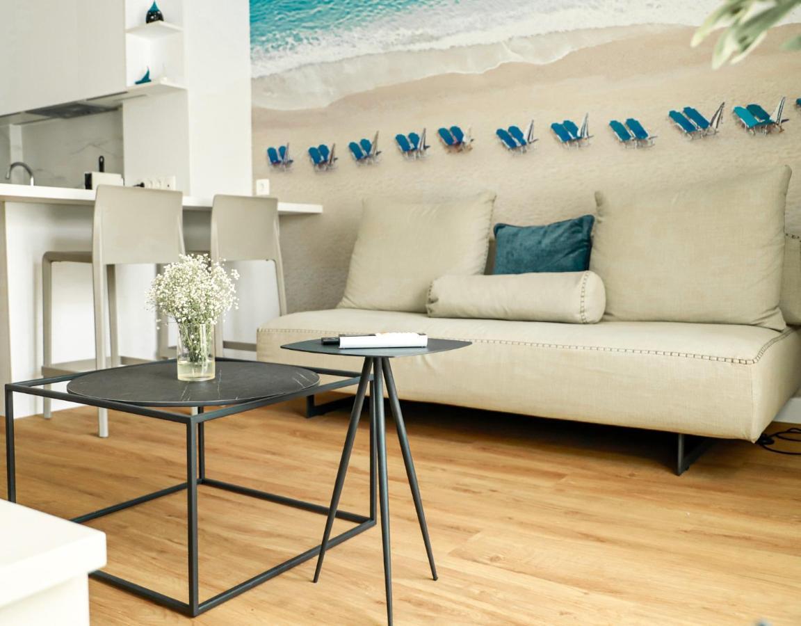 Renovated Apartment With Roof Garden Access, 15 M Walk To Acropolis Atena Exterior foto