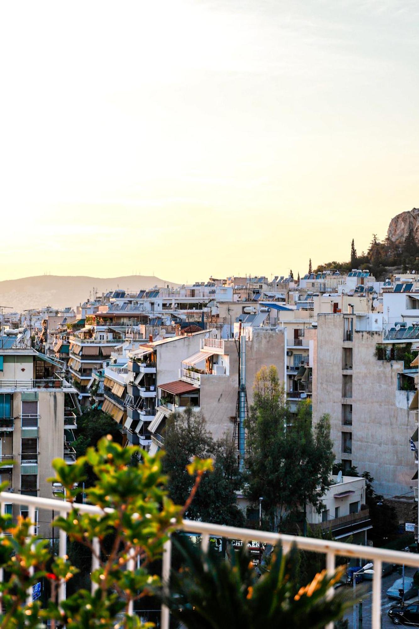 Renovated Apartment With Roof Garden Access, 15 M Walk To Acropolis Atena Exterior foto